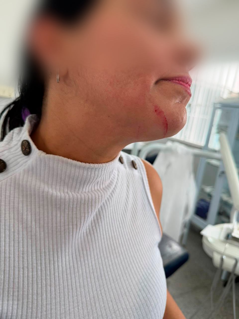 Posteriormente, a mesma paciente realizou ameaças de morte contra a profissional por meio de um áudio enviado a uma das técnicas da unidade.