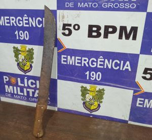 Suspeito foi detido pela Polícia Militar após agressão à companheira em Rondonópolis.